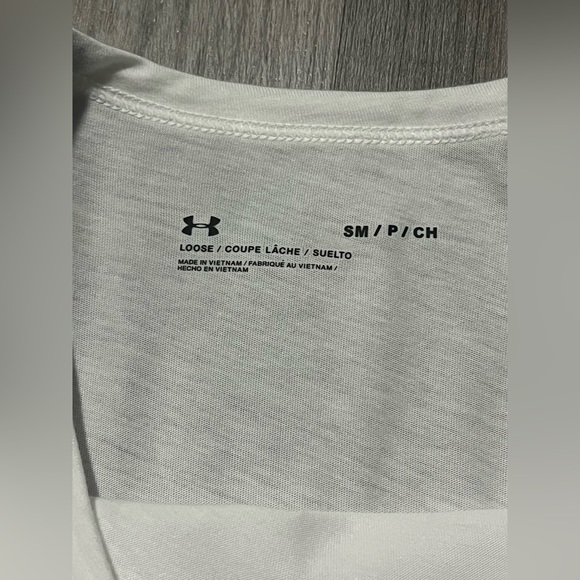 White/Black Under Armour Long Sleeve-Juniors Size Small-Mesh on Sleeves - Picture 5 of 7